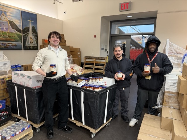 NYC Area Mobile Ministry Delivers 1,000 Pounds of Italian Food